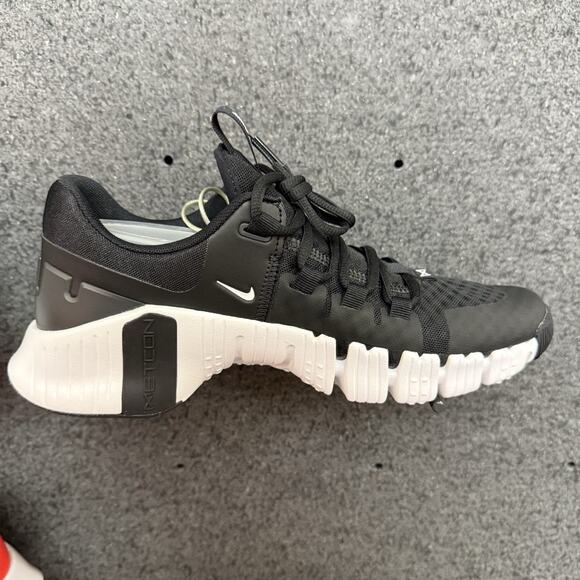 Nike Free Metcon 5 Trainers Women Black White Anthracite DV3950-001 Size 9.5 New - Picture 2 of 5